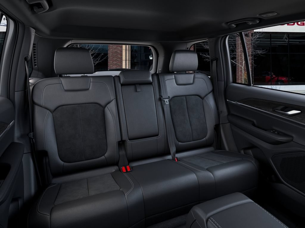 New 2026 Jeep Grand Cherokee Altitude AWD/4WD image 15
