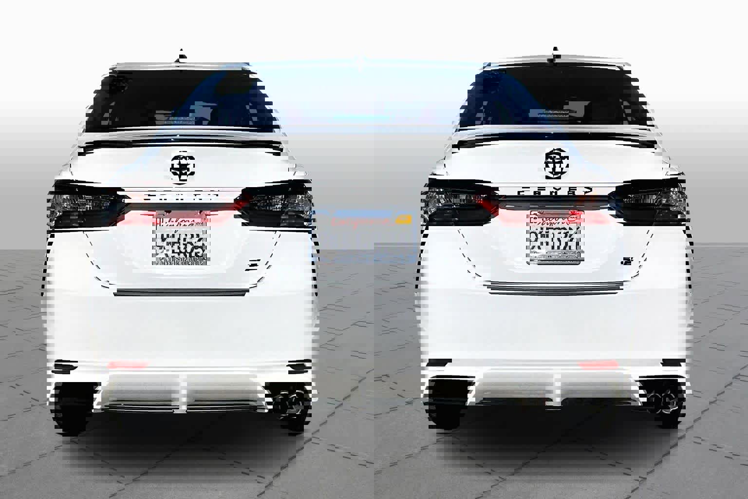 Used 2024 Toyota Camry SE image 5