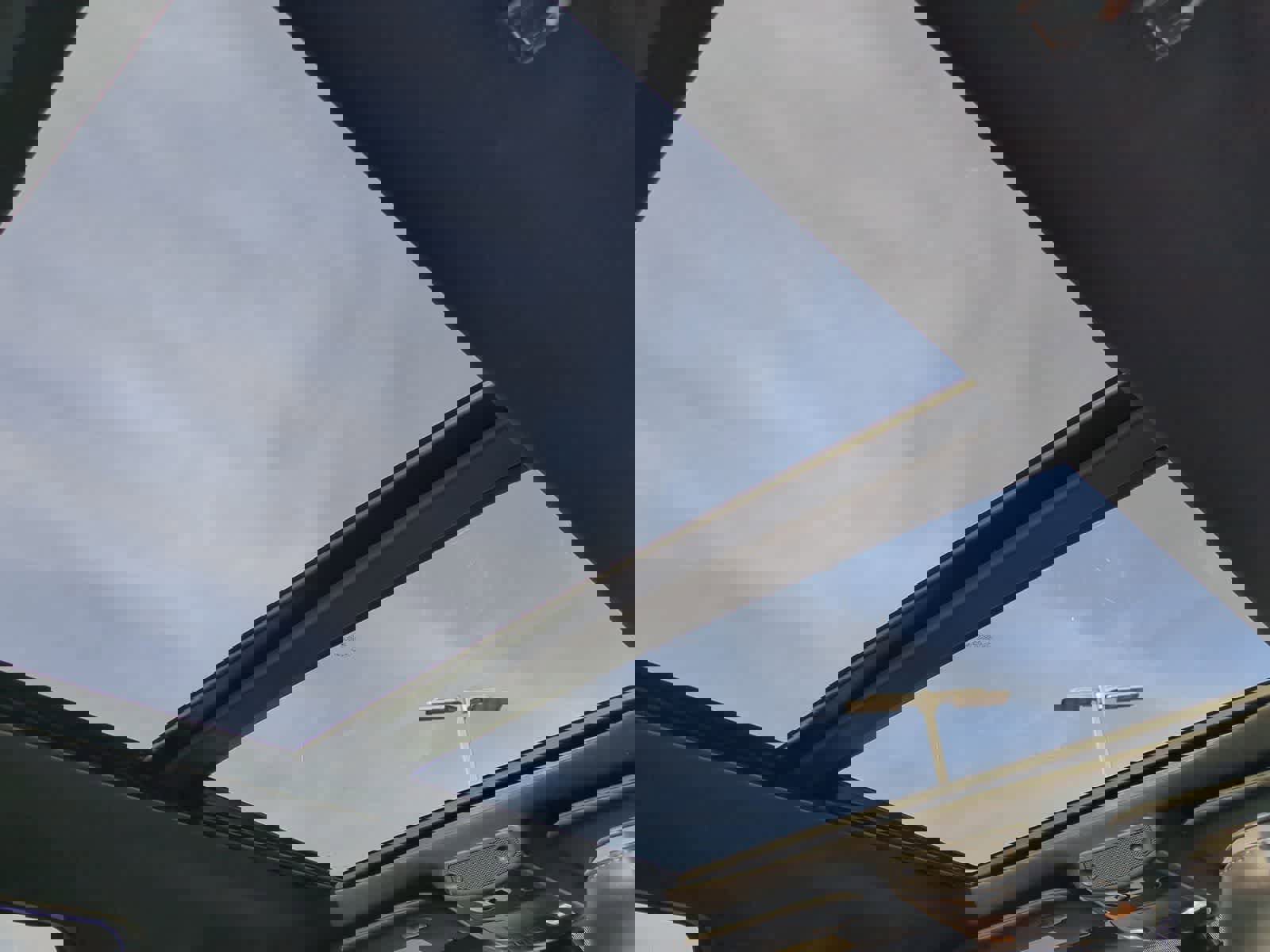 Used 2015 Ford F150 Platinum w/ Equipment Group 701A Luxury image 22