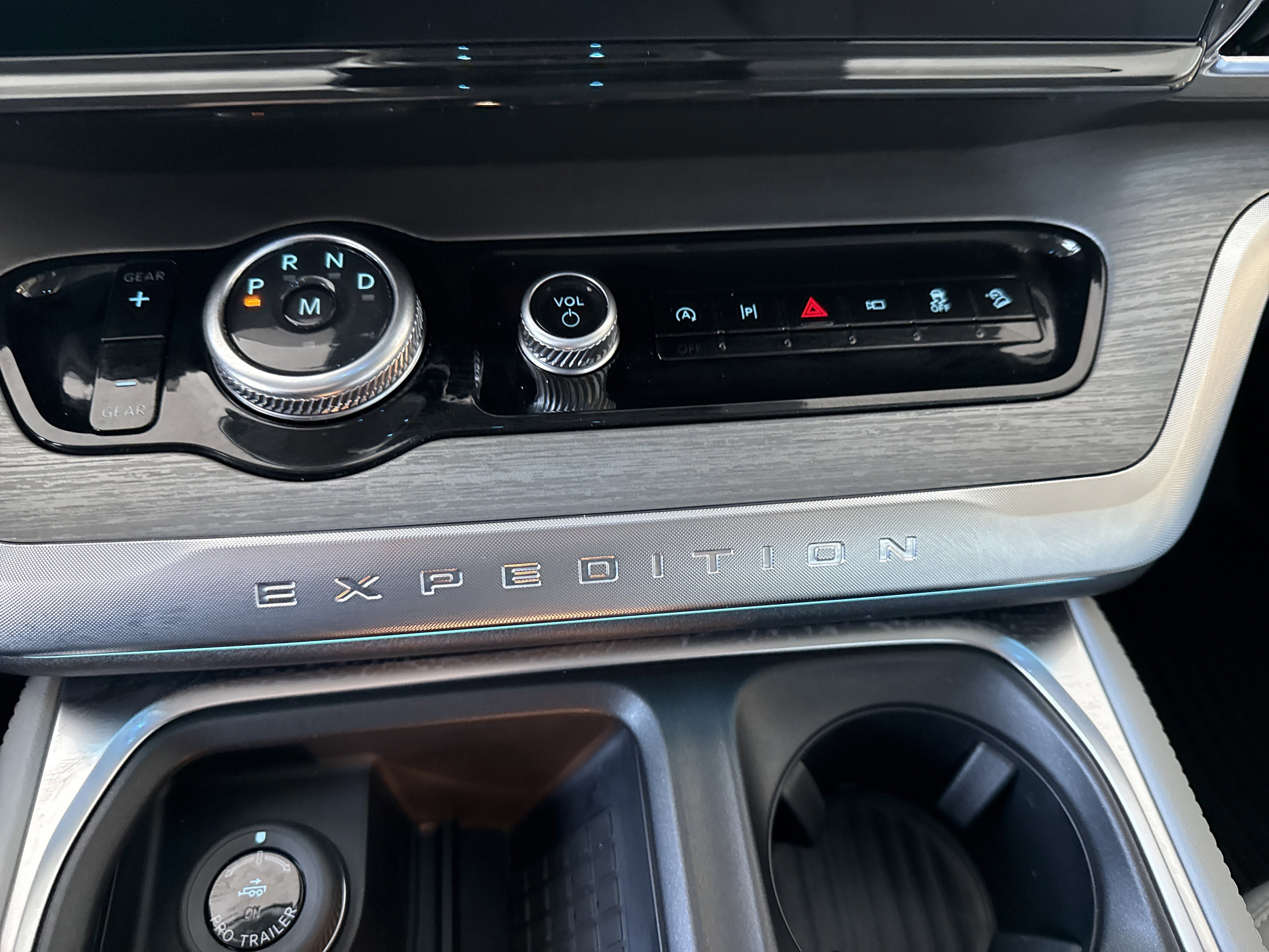 Certified 2025 Ford Expedition Max Platinum image 30