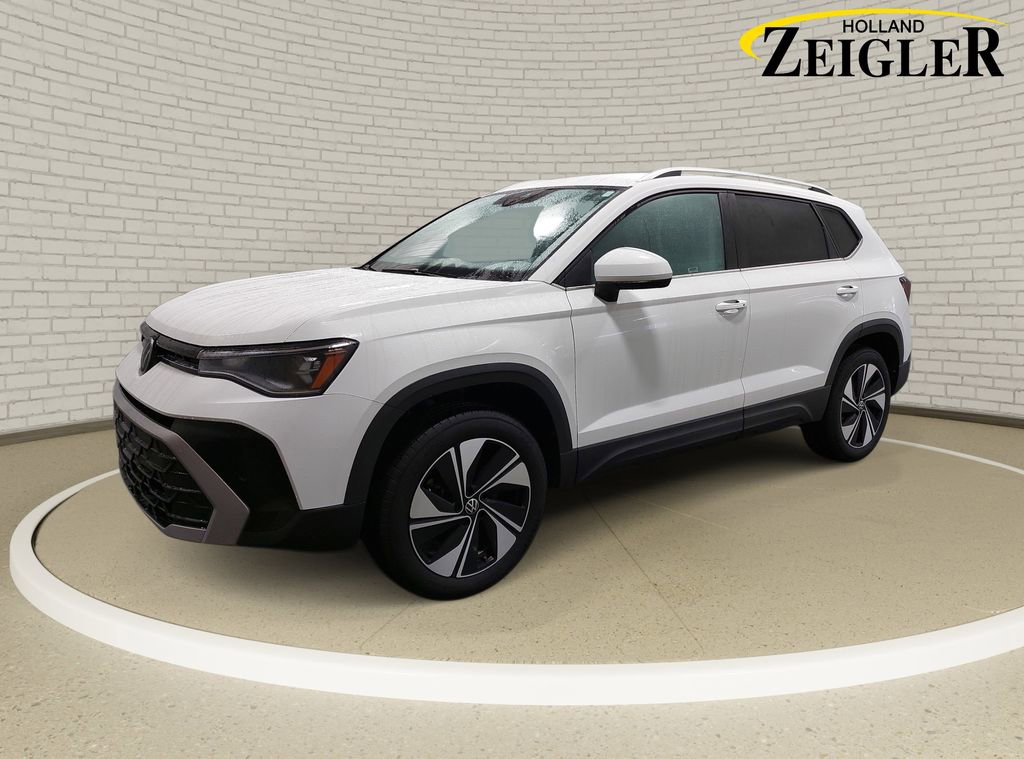 Used 2025 Volkswagen Taos SE image 1