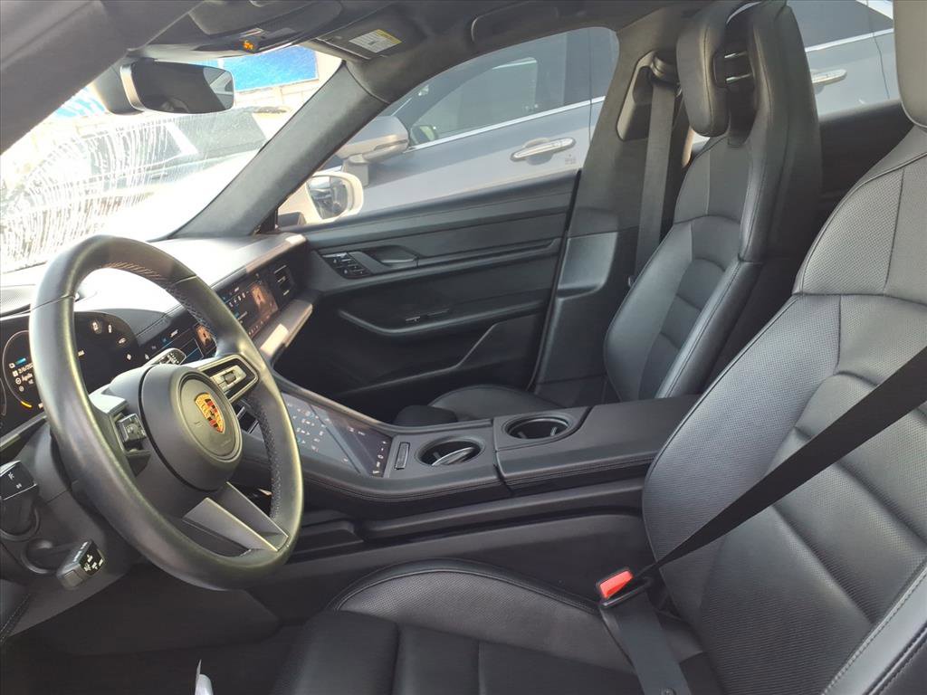 Used 2020 Porsche Taycan image 15