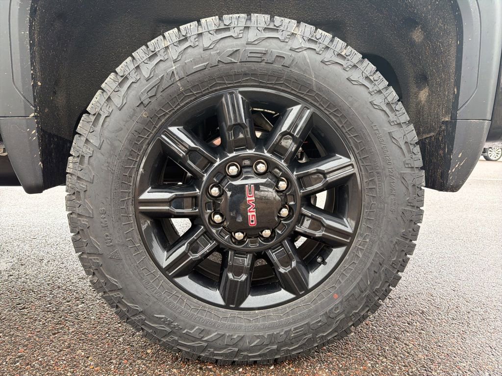 Used 2025 GMC Sierra 2500 AT4 w/ AT4 Premium Plus Package AWD/4WD image 9