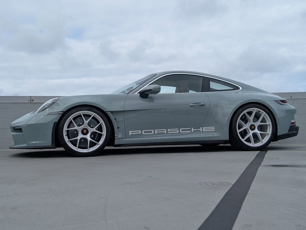 Certified 2024 Porsche 911 GT3 RS RWD image 2