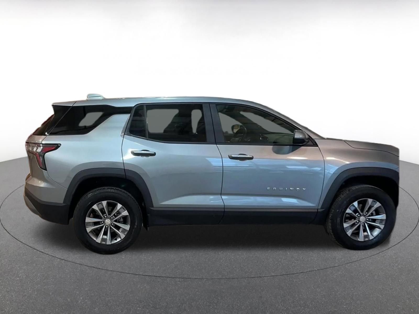 Used 2025 Chevrolet Equinox LT FWD image 15