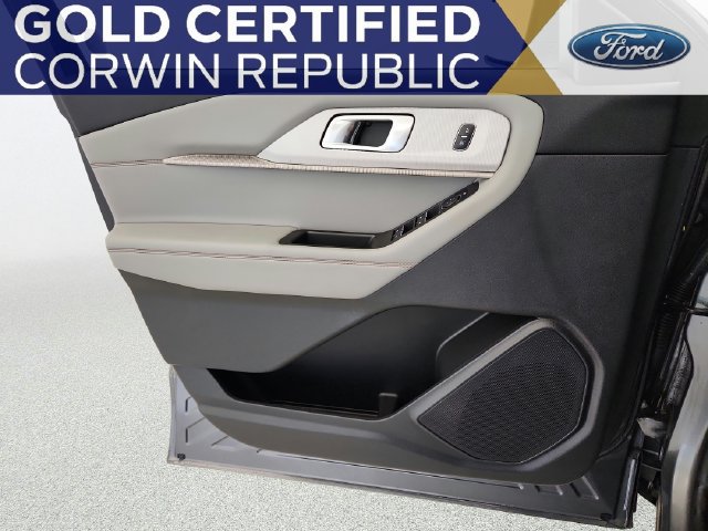 Used 2025 Ford Explorer Active w/ Active Comfort Package AWD/4WD image 23
