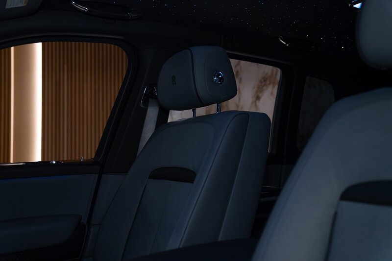 Used 2025 Rolls-Royce Cullinan Black Badge AWD/4WD image 41