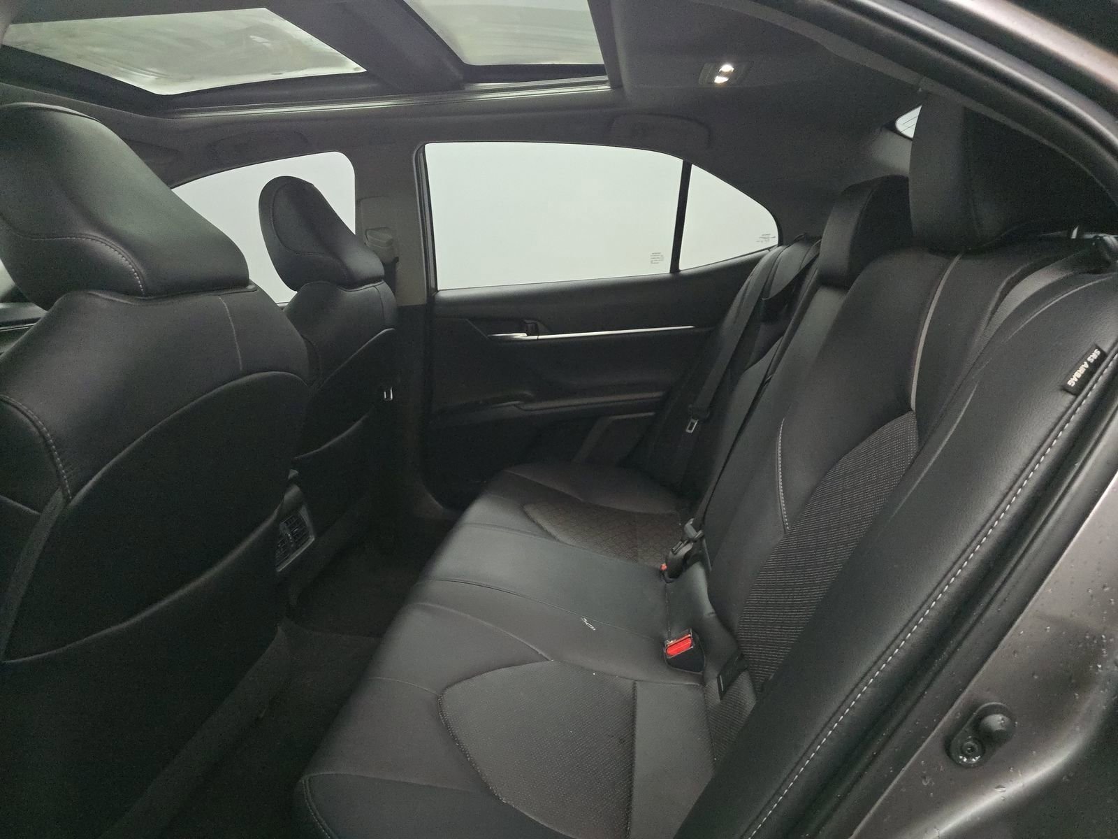 Used 2020 Toyota Camry XSE image 15