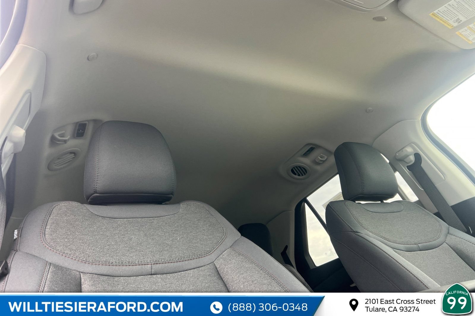 New 2026 Ford Explorer Active RWD image 18