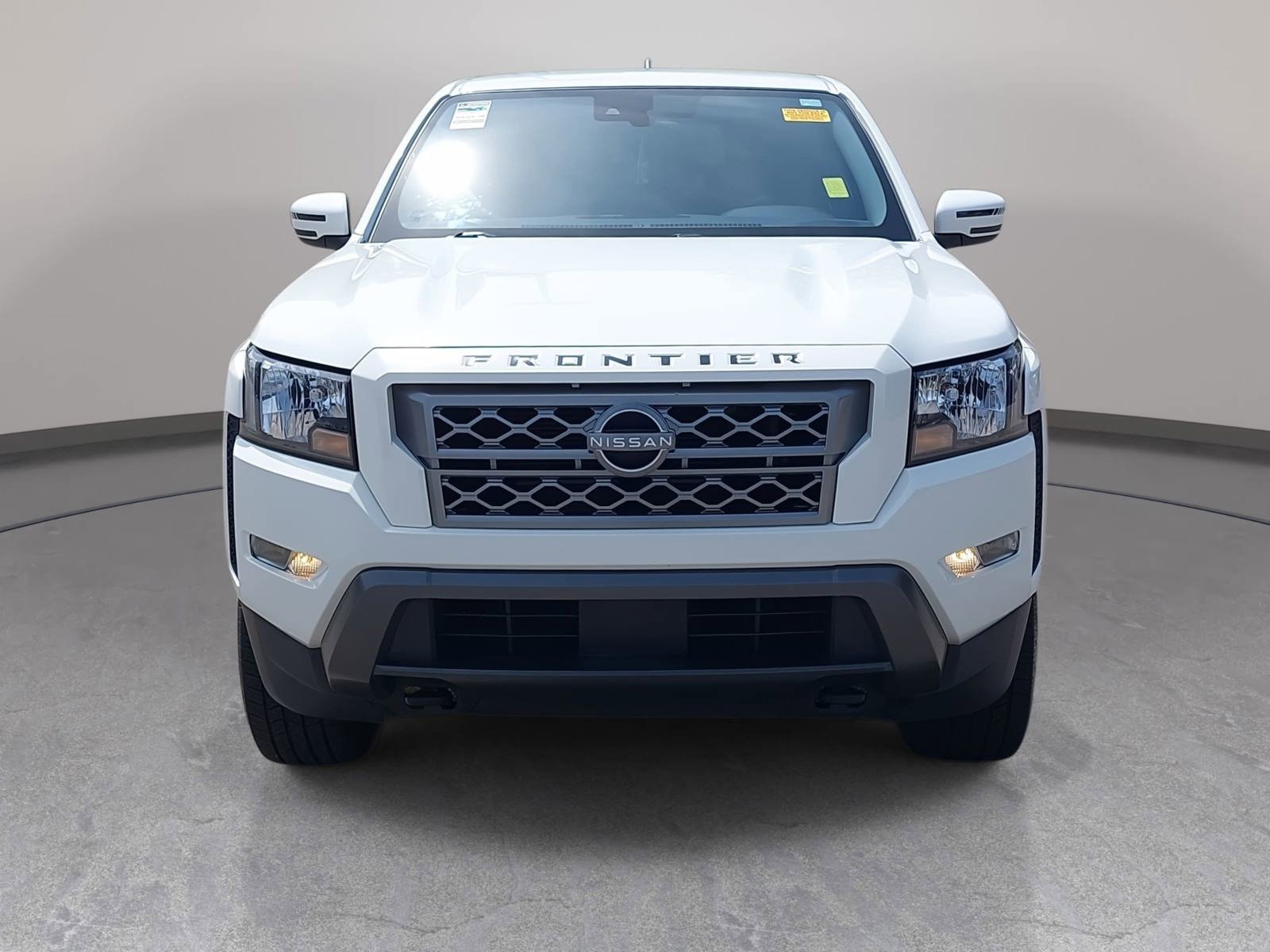 Used 2022 Nissan Frontier SV AWD/4WD image 2