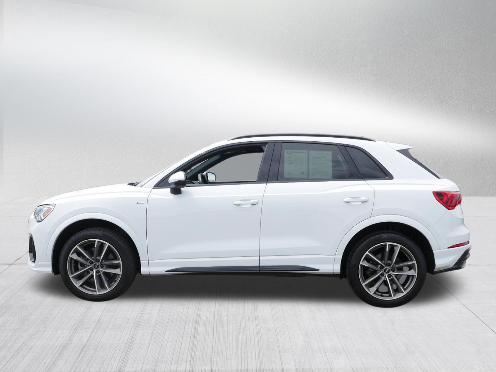 Certified 2022 Audi Q3 2.0T Premium Plus w/ Premium Plus Package AWD/4WD image 4