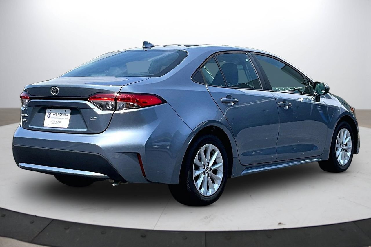 Used 2021 Toyota Corolla LE w/ LE Convenience Package FWD image 9