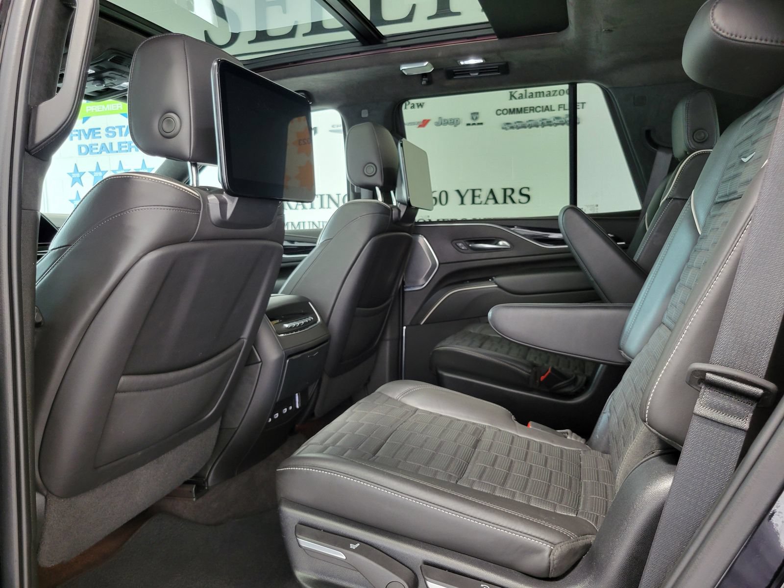 Used 2023 Cadillac Escalade V AWD/4WD image 28
