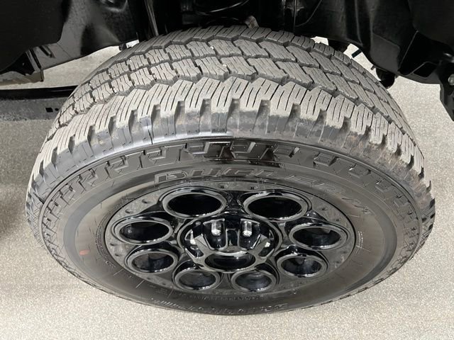 Used 2025 Ford F350 Lariat w/ Black Appearance Package AWD/4WD image 18