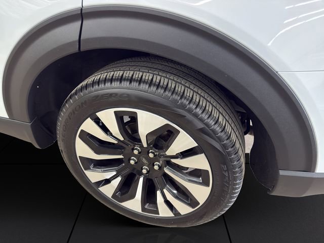 Used 2025 Ford Explorer Platinum w/ LUX Leather Package AWD/4WD image 24