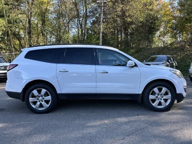 Used 2016 Chevrolet Traverse LT w/ Style and Technology Package AWD/4WD image 3