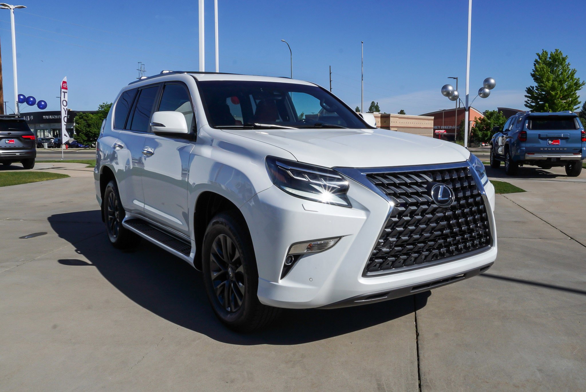 Used 2021 Lexus GX 460 Premium w/ Premium Plus Package AWD/4WD image 2