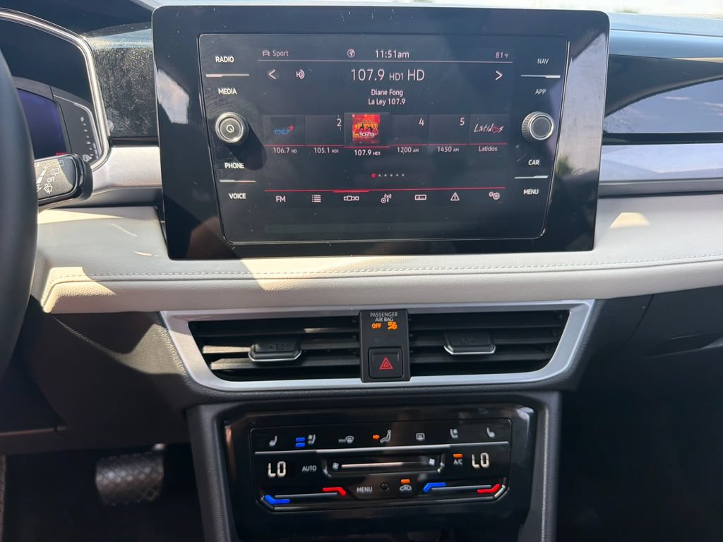 Certified 2025 Volkswagen Taos SEL AWD/4WD image 15