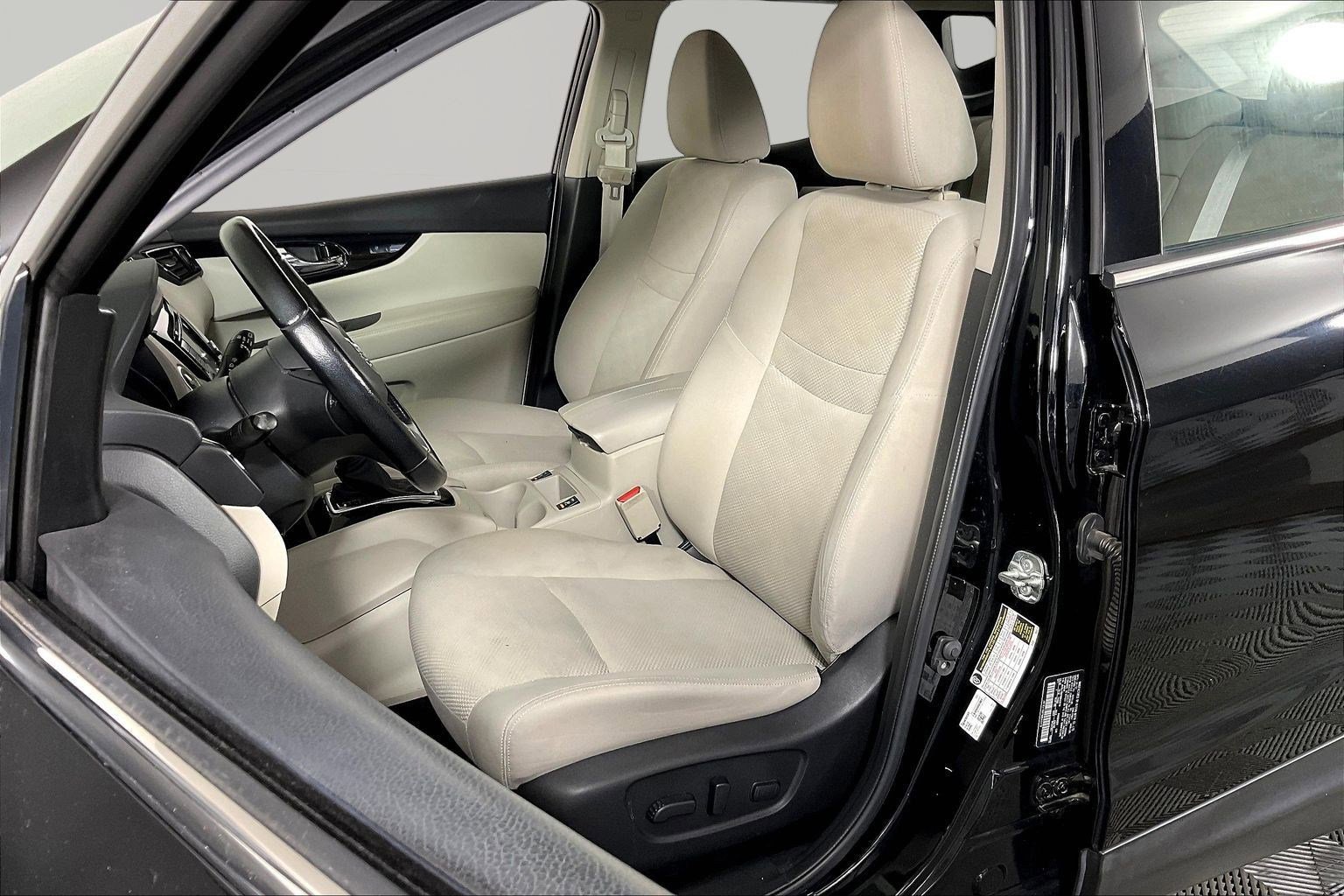 Used 2021 Nissan Rogue Sport SV AWD/4WD image 21