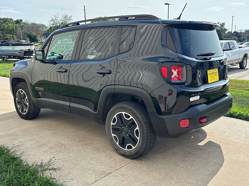 Used 2016 Jeep Renegade Trailhawk AWD/4WD image 7