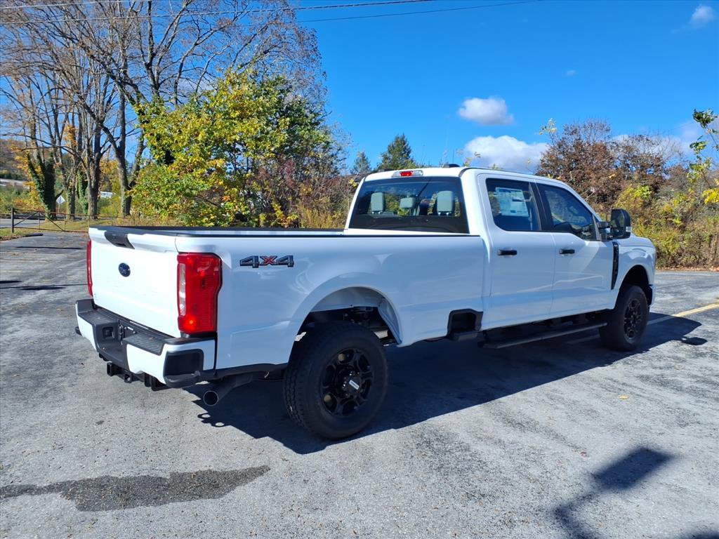 New 2026 Ford F350 4x4 Crew Cab Super Duty image 4