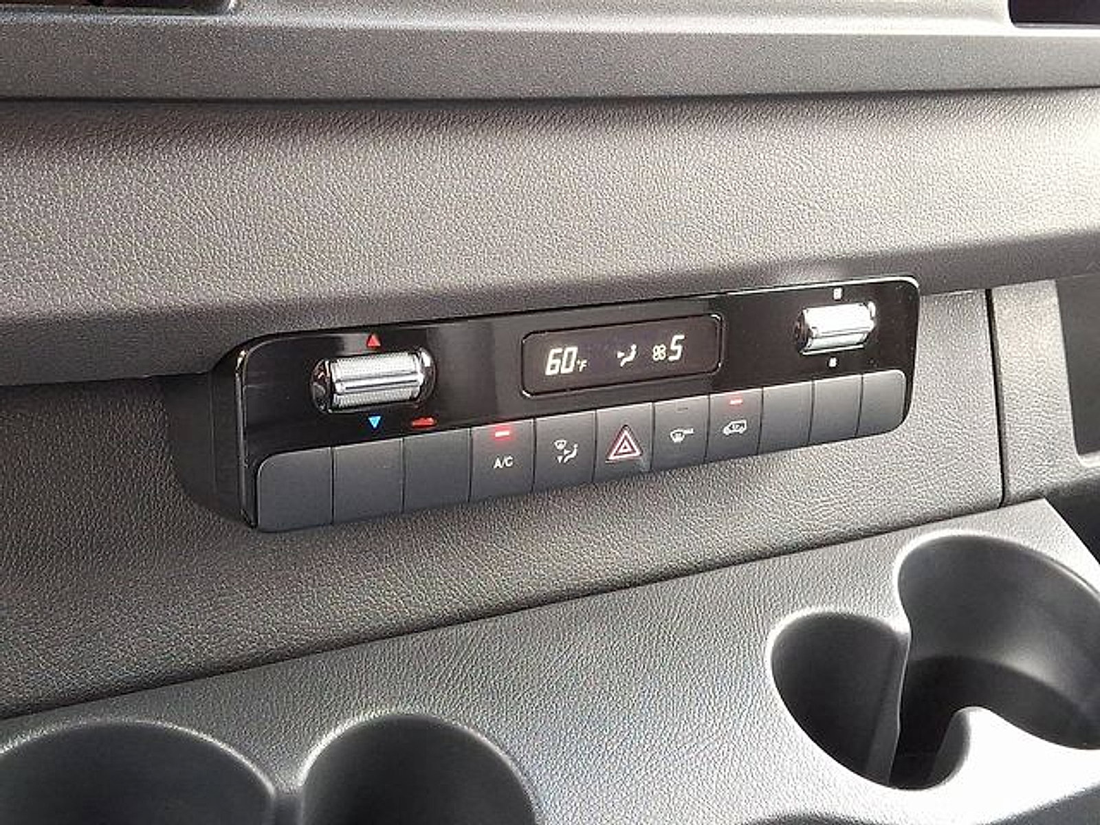 Used 2025 Mercedes-Benz Sprinter 2500 image 14