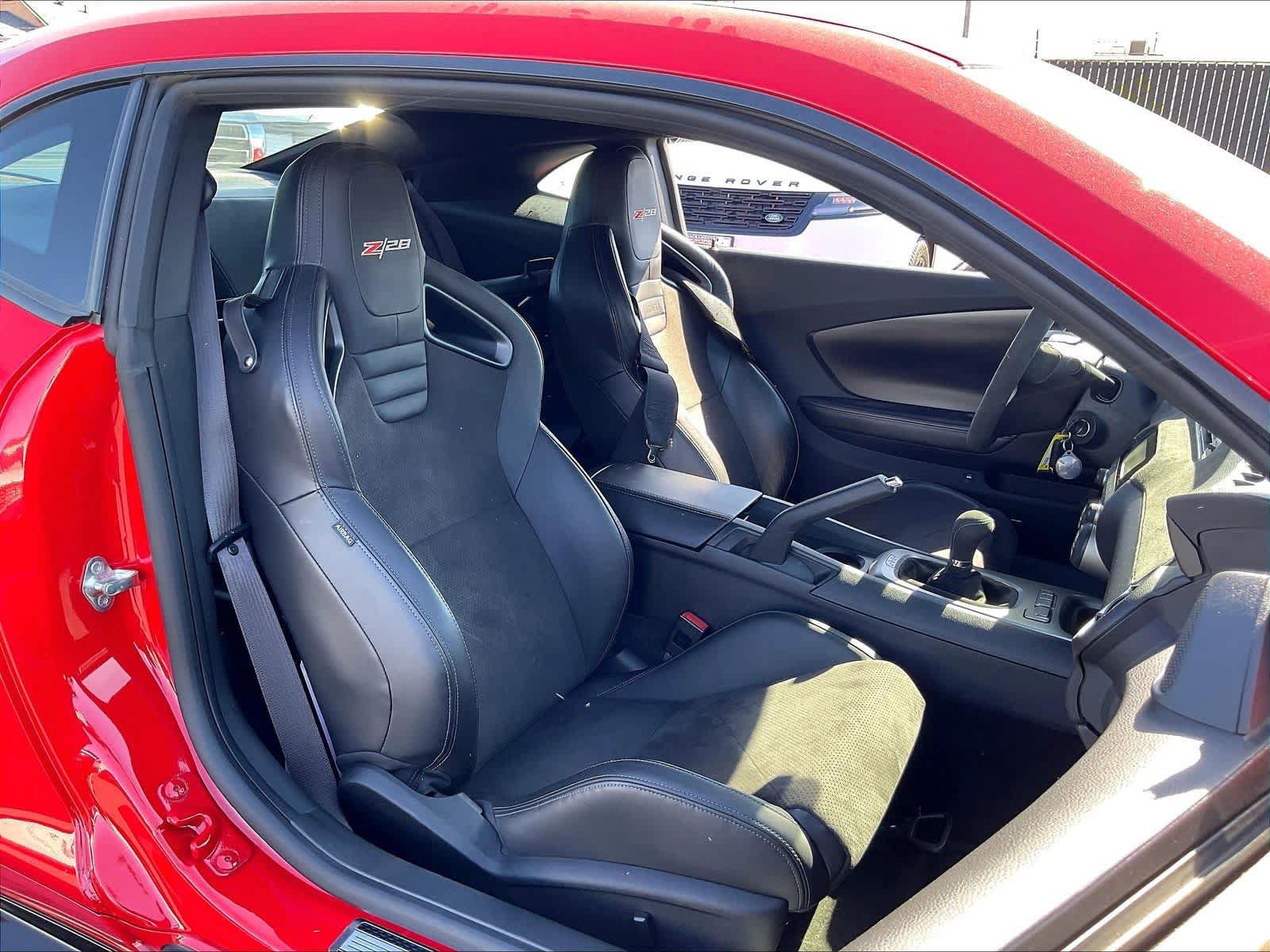 Used 2015 Chevrolet Camaro Z/28 RWD image 9