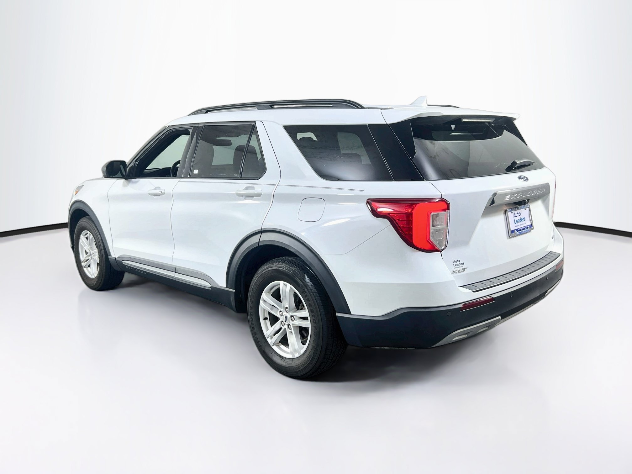 Used 2020 Ford Explorer XLT w/ Equipment Group 202A AWD/4WD image 7