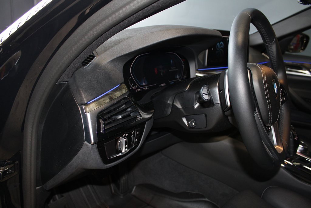 Used 2023 BMW 530i xDrive w/ Convenience Package image 14