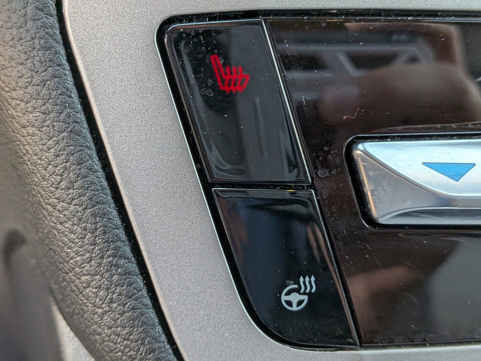 Certified 2022 Ford Explorer XLT w/ Equipment Group 202A image 26