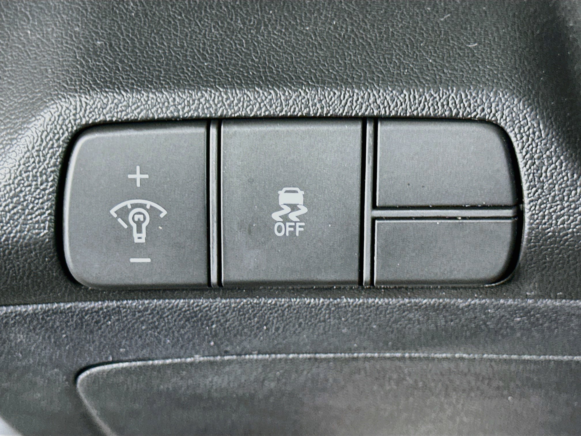 Used 2024 Hyundai Elantra SEL w/ Convenience Package FWD image 17