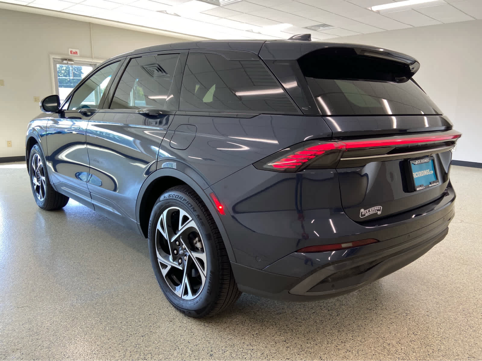 Used 2024 Lincoln Nautilus Premier w/ Equipment Group 102A image 12