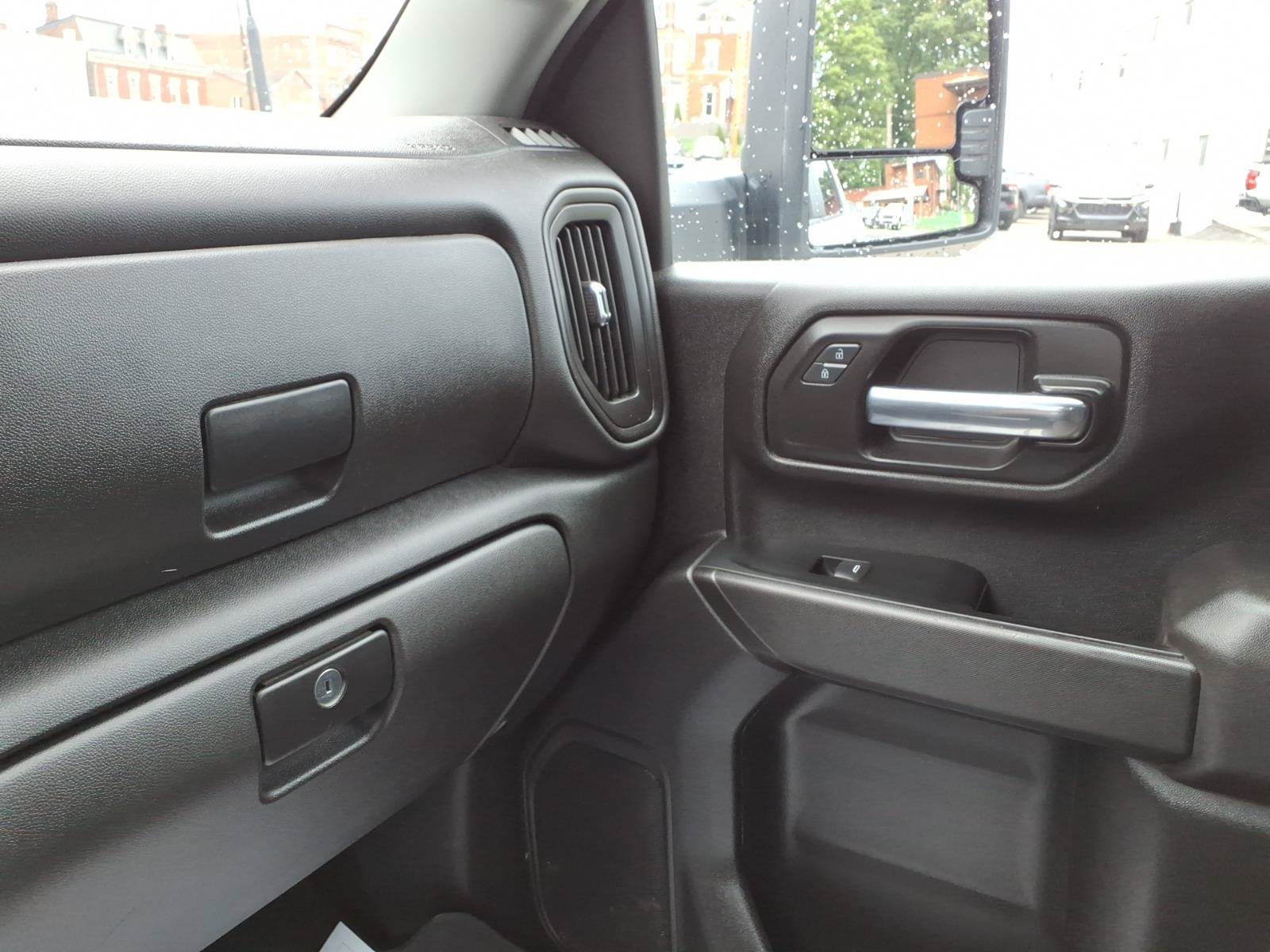 Certified 2024 Chevrolet Silverado 2500 Custom w/ Custom Convenience Package AWD/4WD image 29