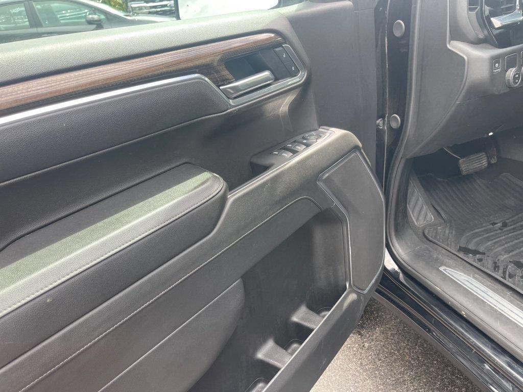 Used 2025 Chevrolet Silverado 1500 LT RWD image 10