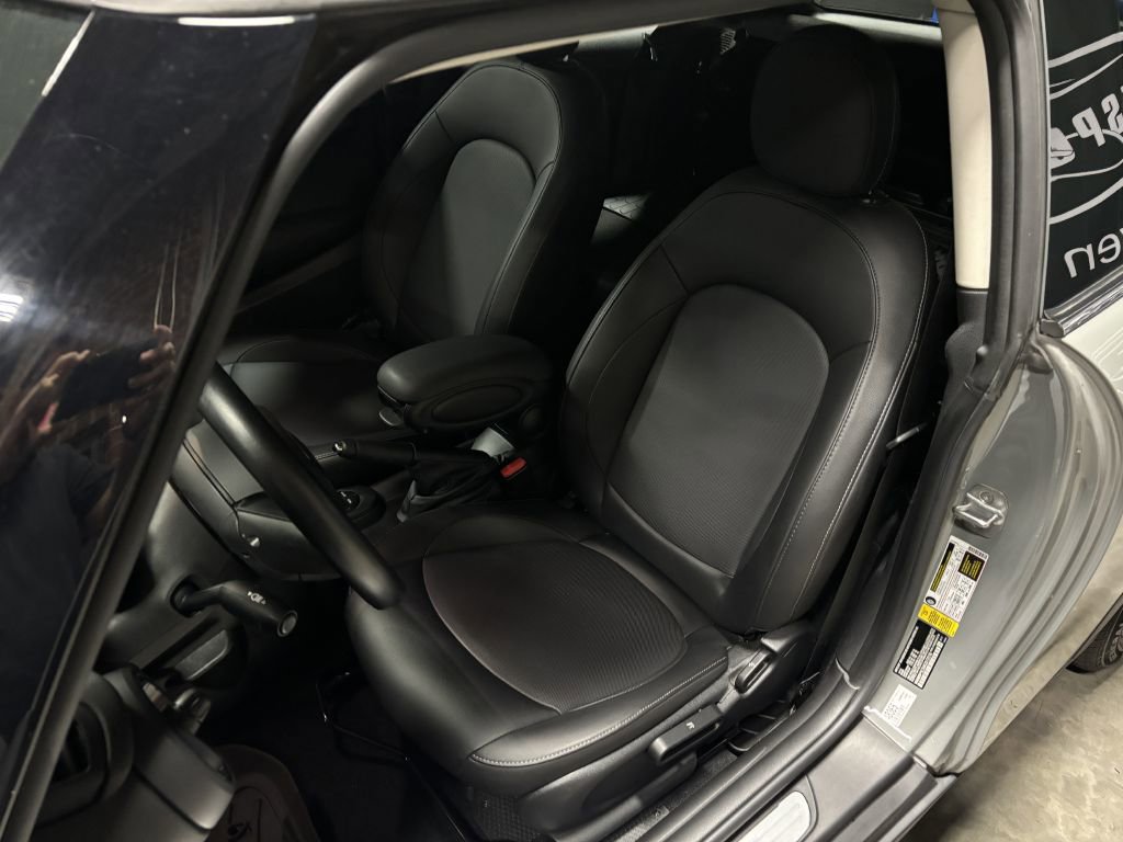 Used 2019 MINI Cooper 2-Door Hardtop w/ Storage Package image 43