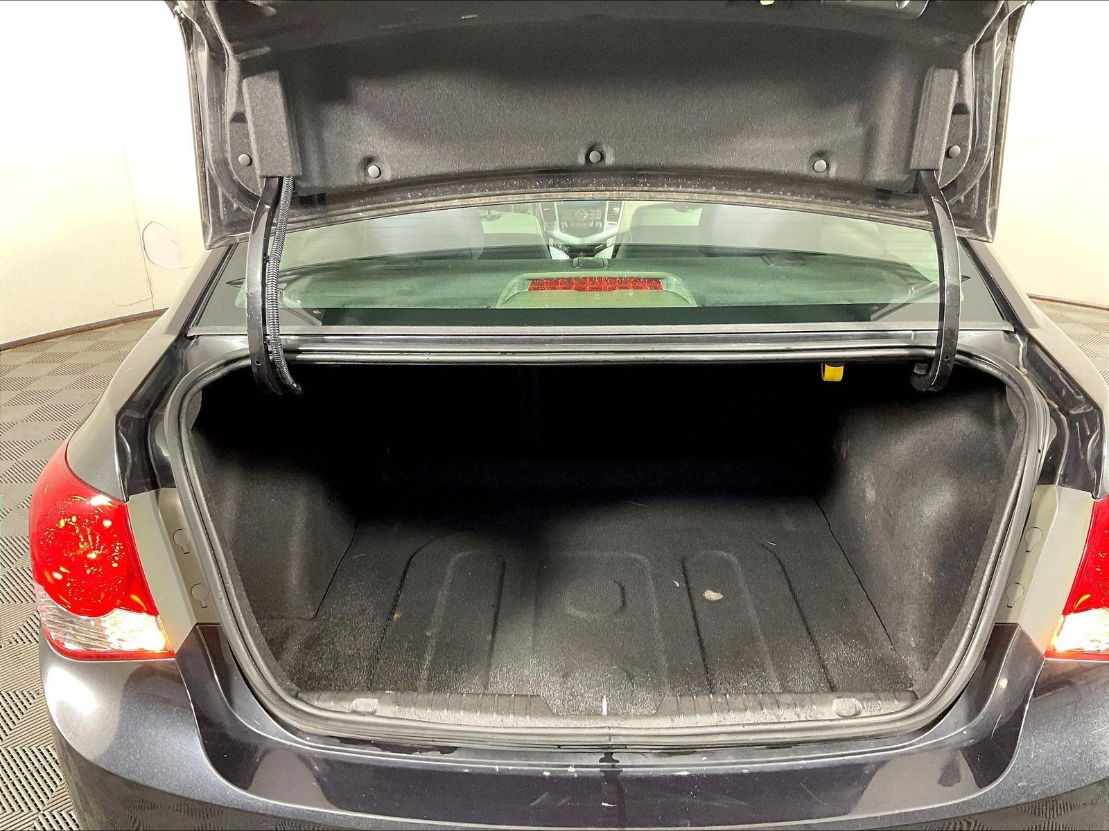 Used 2014 Chevrolet Cruze LS FWD image 34