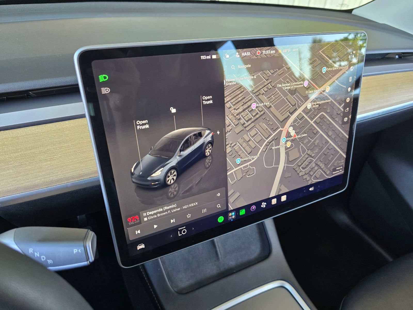 Used 2024 Tesla Model Y 2WD image 18