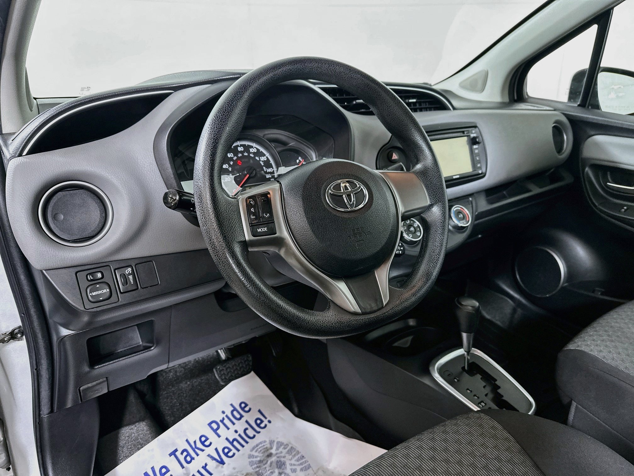 Used 2015 Toyota Yaris LE FWD image 9