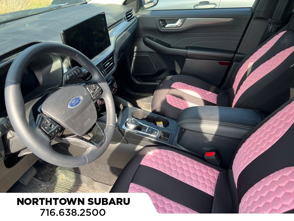 Used 2023 Ford Escape Active w/ Tech Pack #2 AWD/4WD image 4
