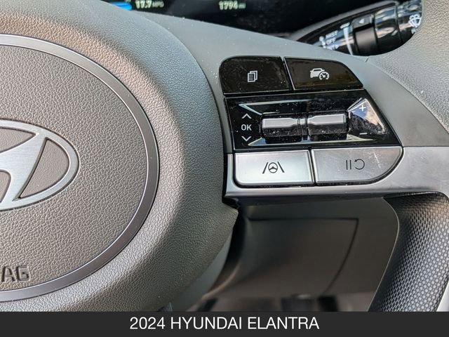 Used 2024 Hyundai Elantra SEL FWD image 19