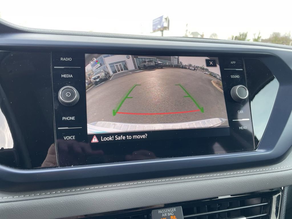 Certified 2024 Volkswagen Taos SE image 15