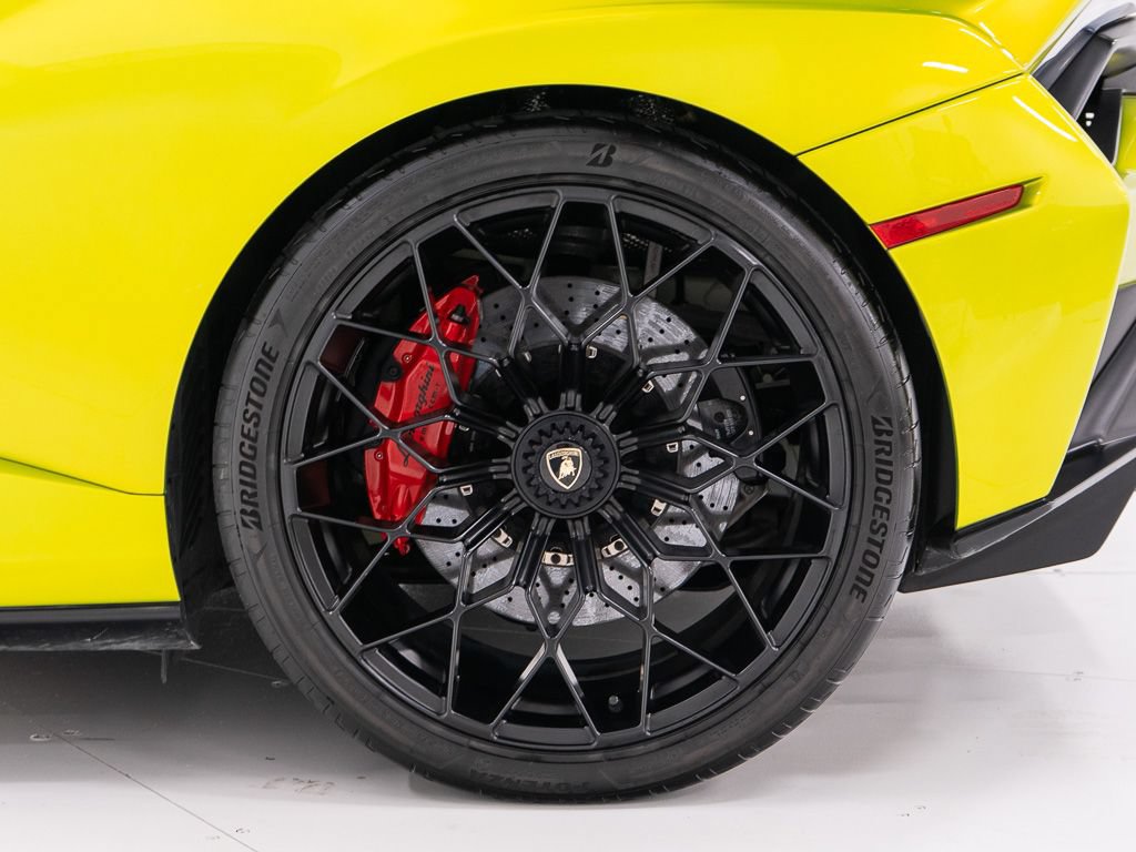Used 2023 Lamborghini Huracan STO RWD image 38
