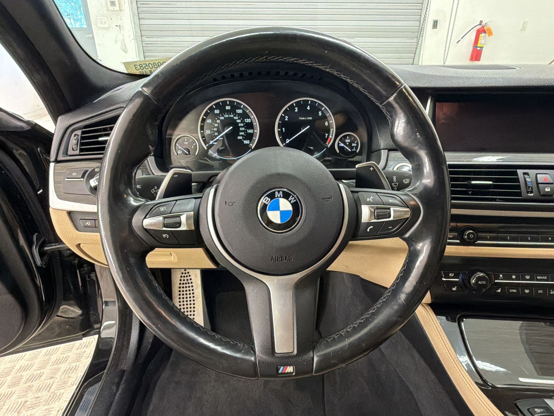 Used 2016 BMW 550i xDrive Sedan AWD/4WD image 11
