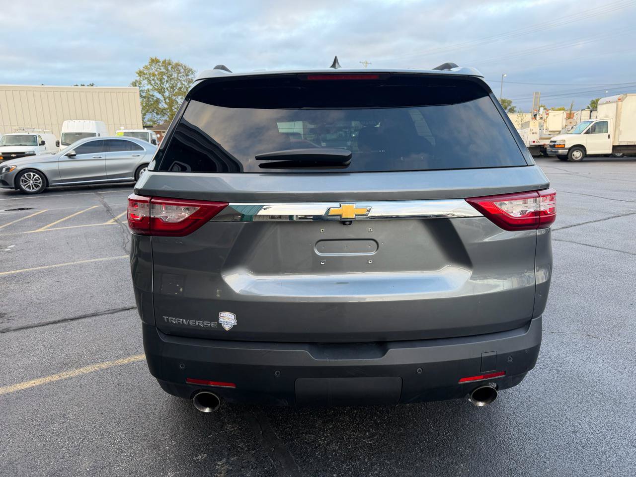 Used 2020 Chevrolet Traverse LT FWD image 3