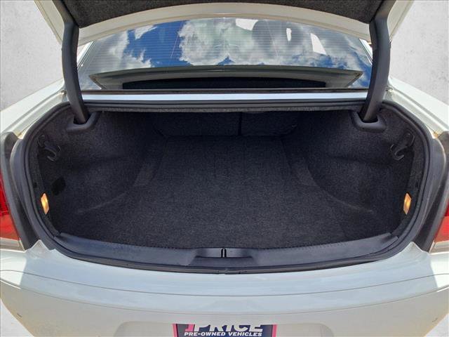Used 2022 Chrysler 300 Touring L RWD image 6