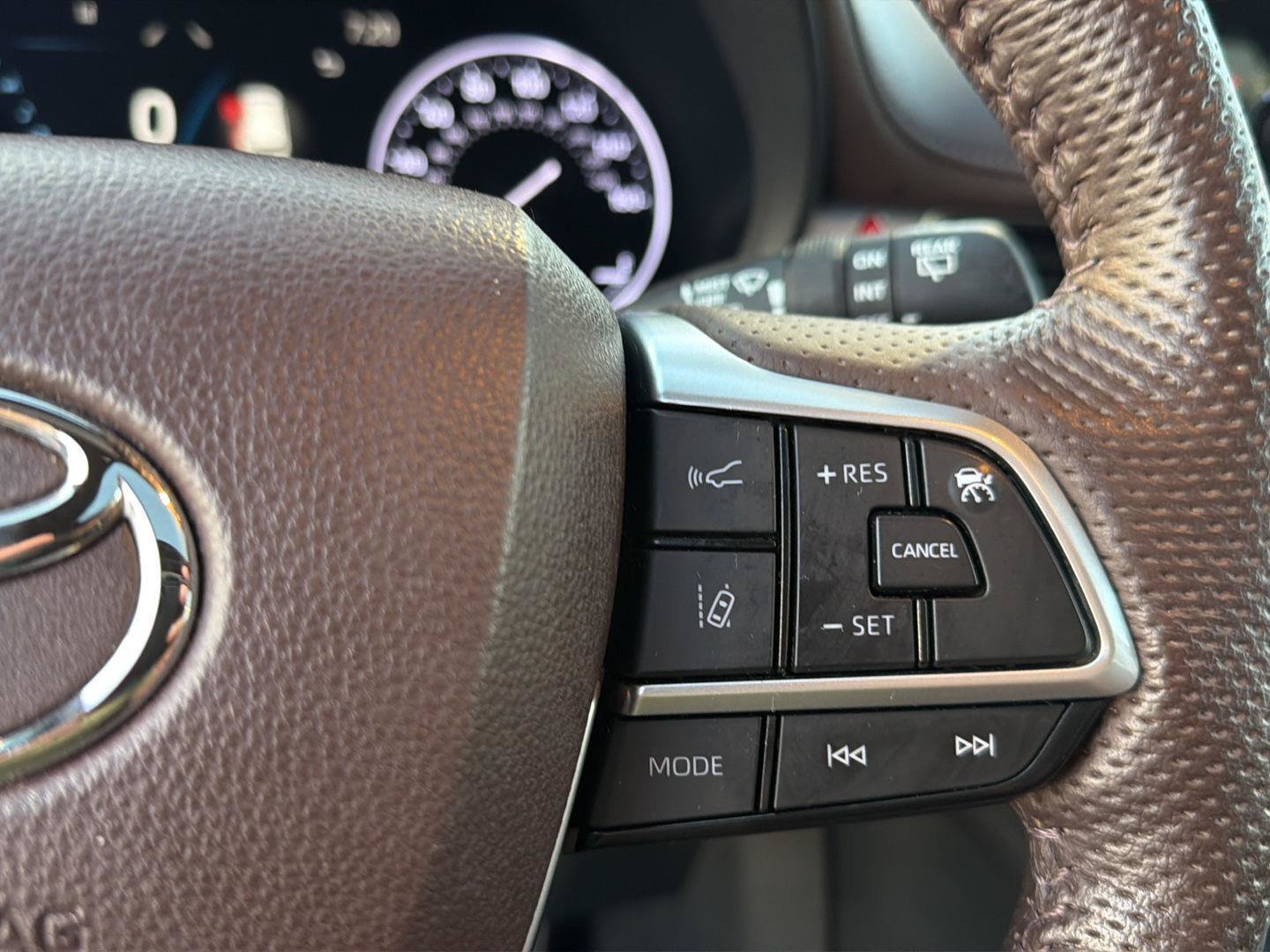 Used 2021 Toyota Sienna Platinum AWD/4WD image 21