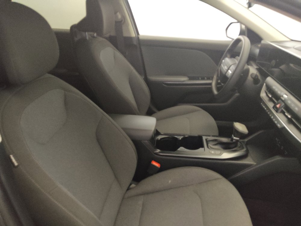 Used 2025 Kia K4 FWD image 21