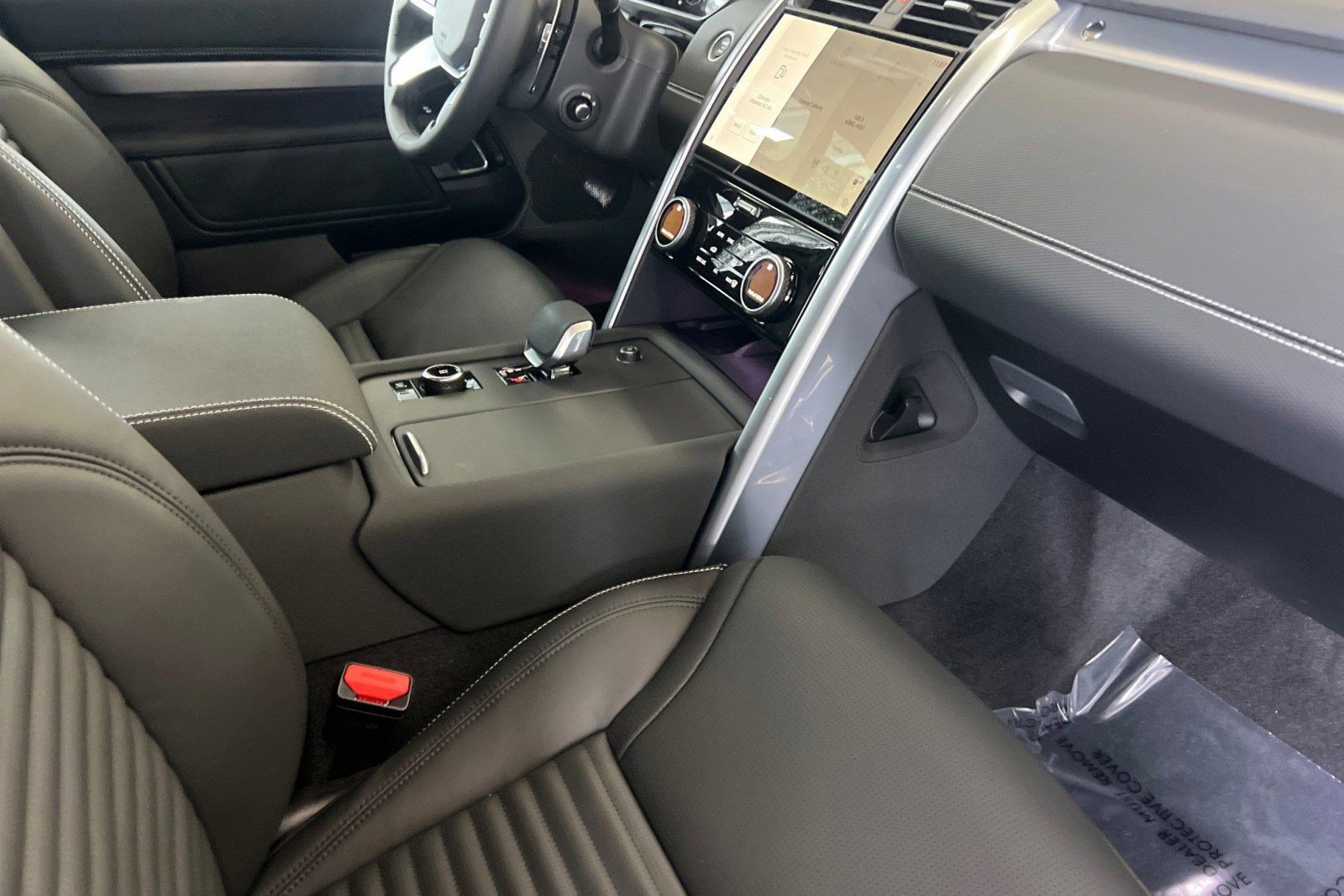 New 2026 Land Rover Discovery Limited Edition AWD/4WD image 29