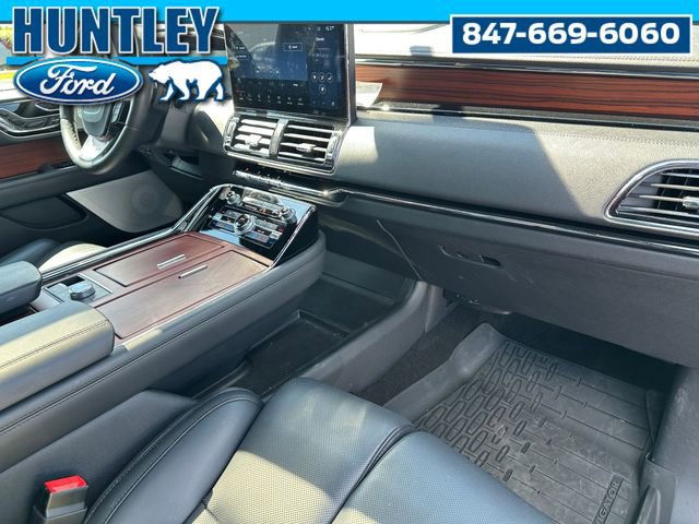 Used 2022 Lincoln Navigator Reserve w/ Equipment Group 201A image 9