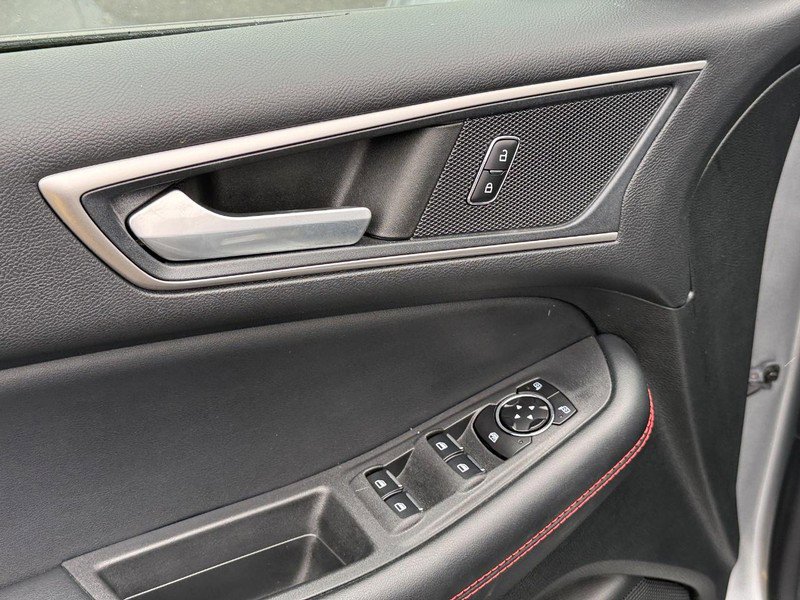 Certified 2023 Ford Edge ST-Line w/ Class II Trailer Tow Package image 18